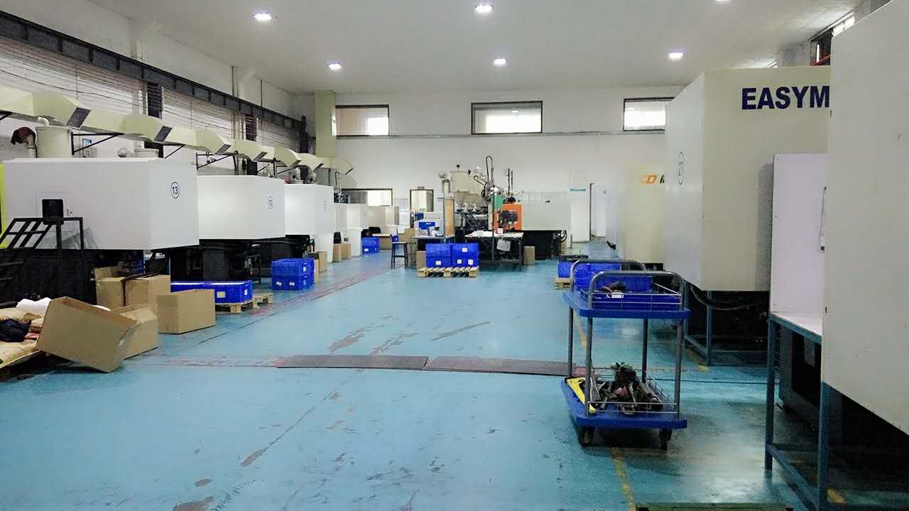 旭錦塑膠模具有限公司，注塑部