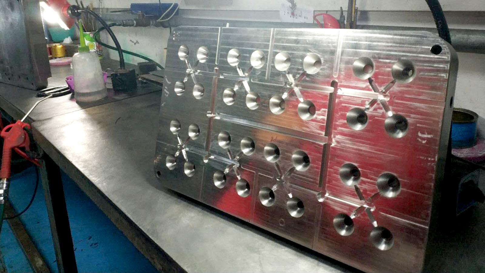旭錦塑膠模具，光學(xué)透鏡模具