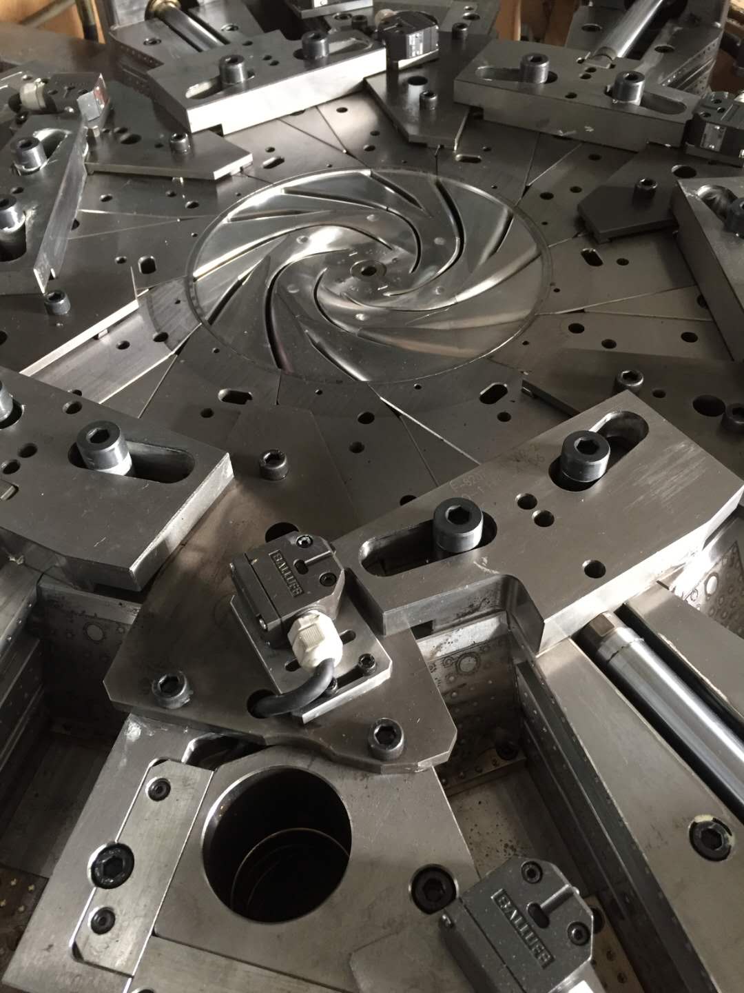 中山市旭錦塑膠模具有限公司，集開模注塑加工一體